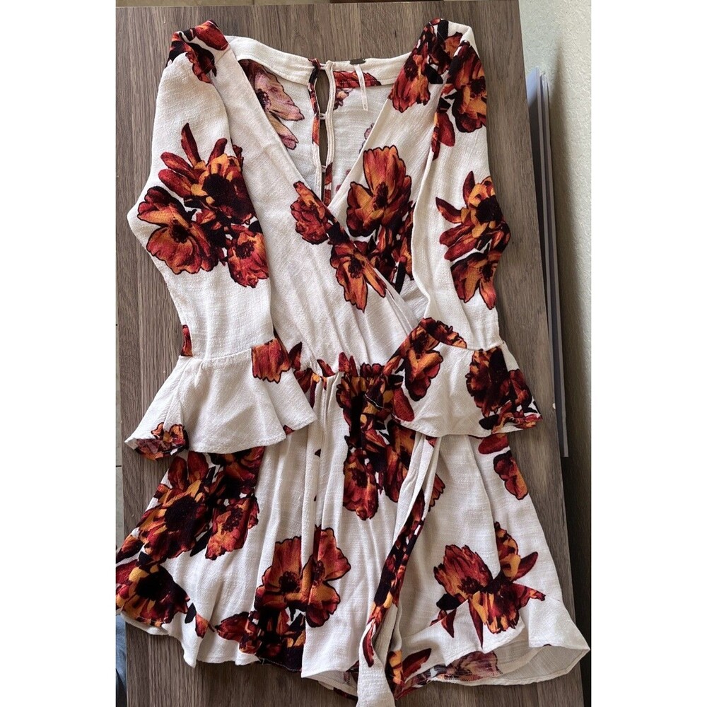 Free People Romper Womens XS Red/Orange floral buttons shorts Keyhole 3/4 sleeve